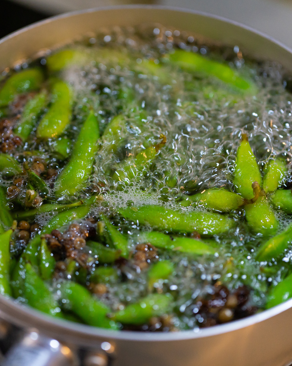 edamame boiling in the water 