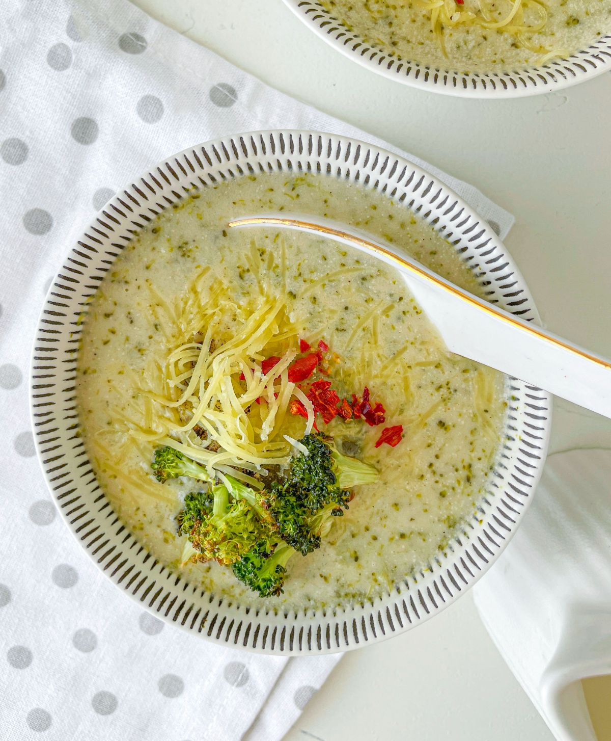 super delicious Vegetarian Broccoli Cheddar Soup