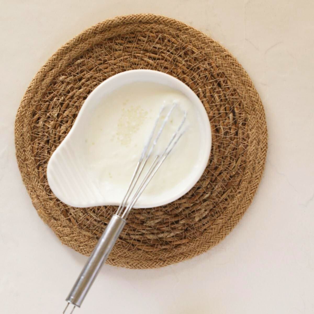 combine sugar and yogurt in a small bowl