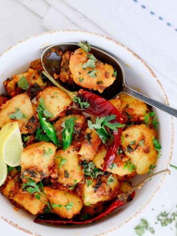 Featured image of Aloo Methi