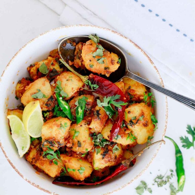 Featured image of Aloo Methi